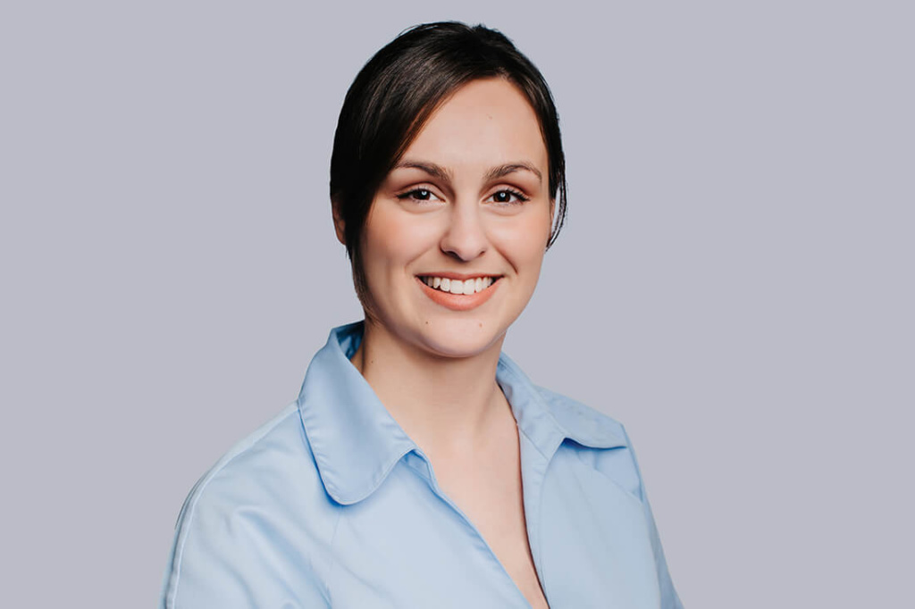 Zahnarzt-Seeshaupt-Firoiu-Team-Mirjam-Salajan-Azubi Zahnarzt-Seeshaupt-Firoiu-Team-Mirjam-Salajan-Azubi